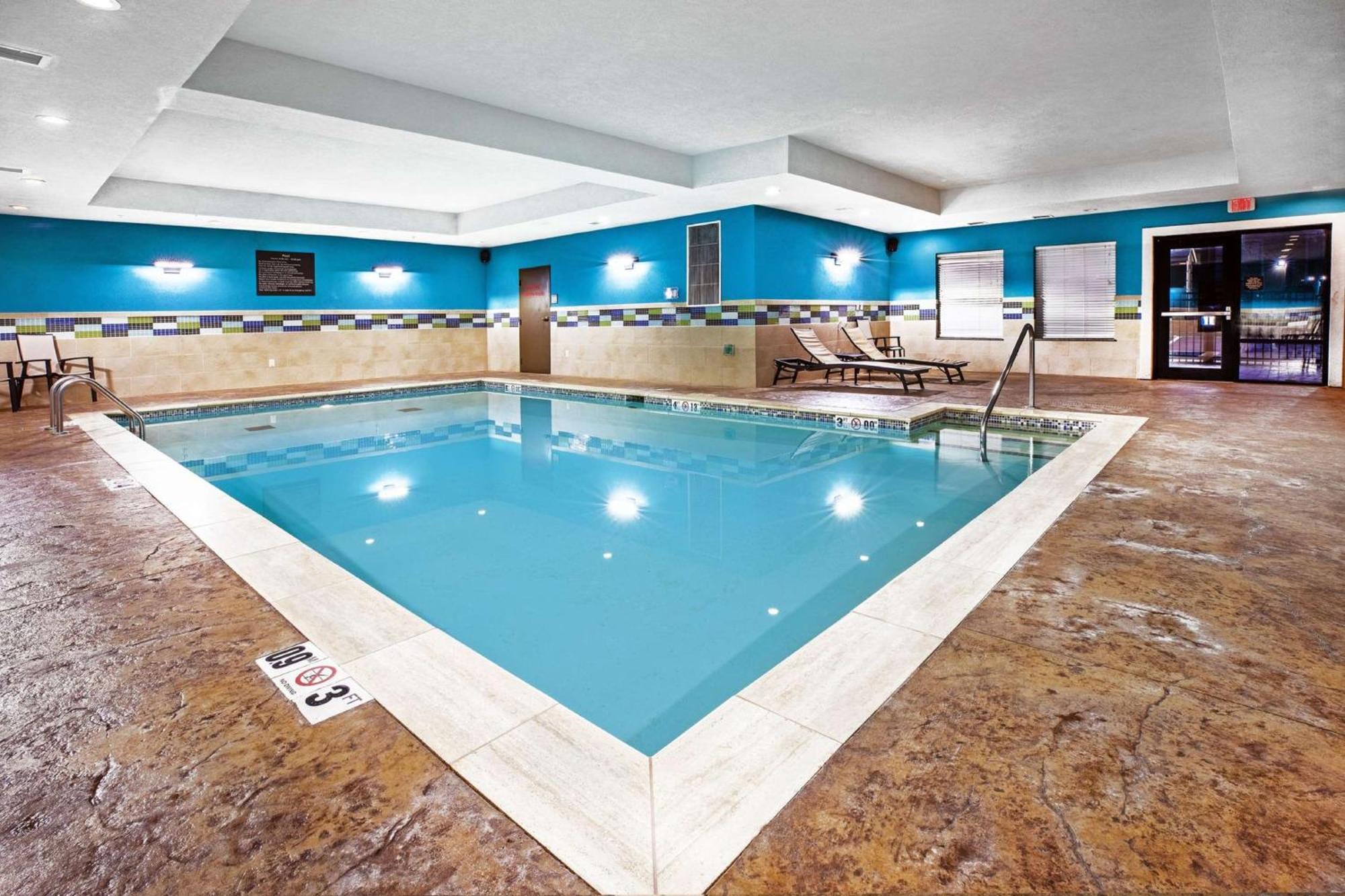 Hampton & Hotel Claremore